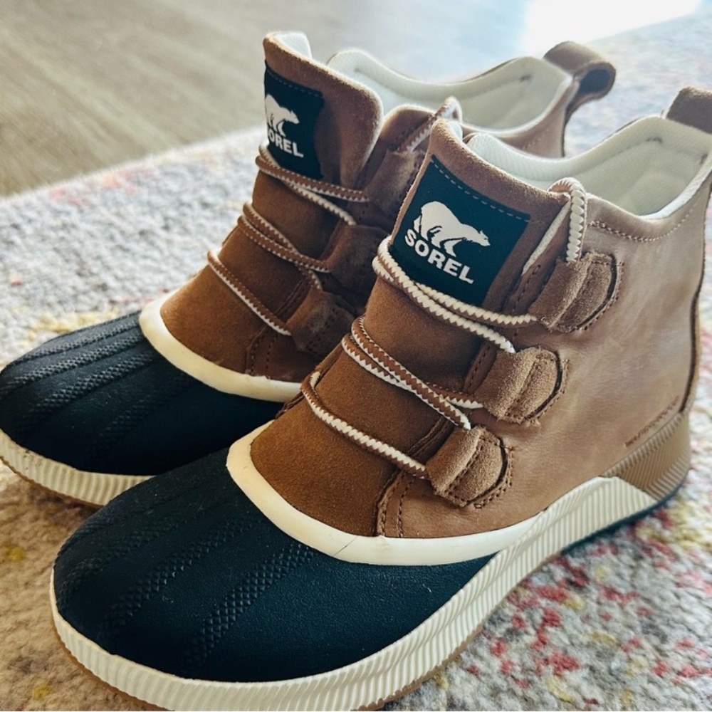 Like New Sorel Waterproof Leather& Rubber Boots